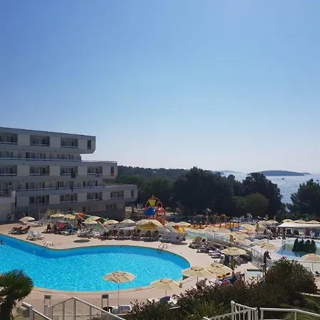 Delfin Plava Laguna 2* Mugeba
