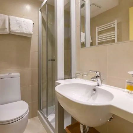 מלון Delfin Plava Laguna 2*