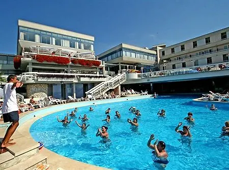 Hotel Delfin Plava Laguna 2*